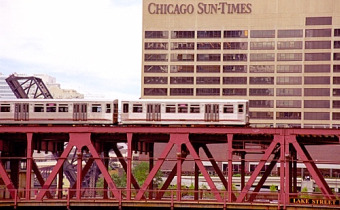 2009_10_chicago_sun_times_and_a_train.jpg