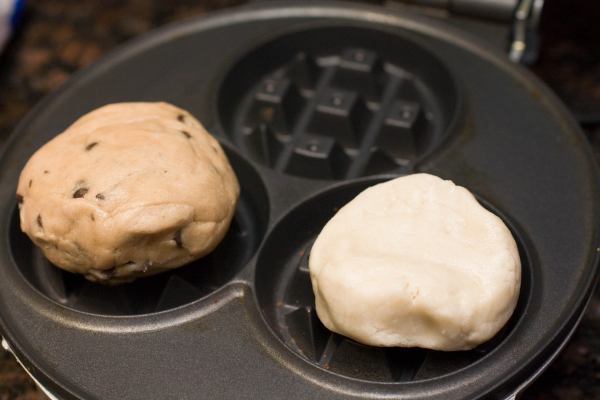 We tried both chocolate chip cookie dough and sugar cookie dough in the waffle maker. The next two pictures will show you what kind of waffle iron and cookie dough we used.