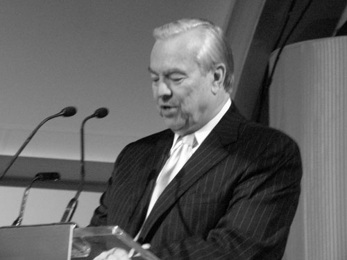 Your evening\'s Emcee: the one and only Bill Kurtis.