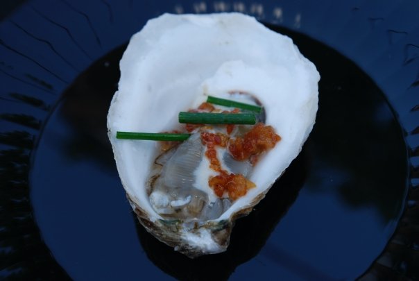 Oyster w/bacon bits and chives