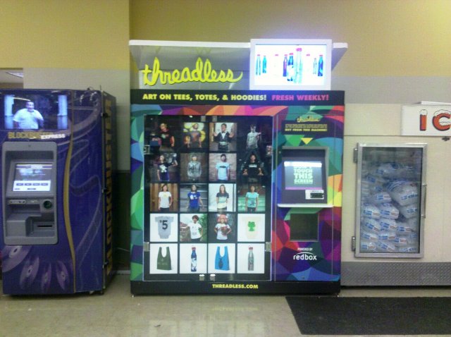 A Threadless kiosk at a Dominick\'s at 2550 N. Clybourn. Image Credit: Matt W.