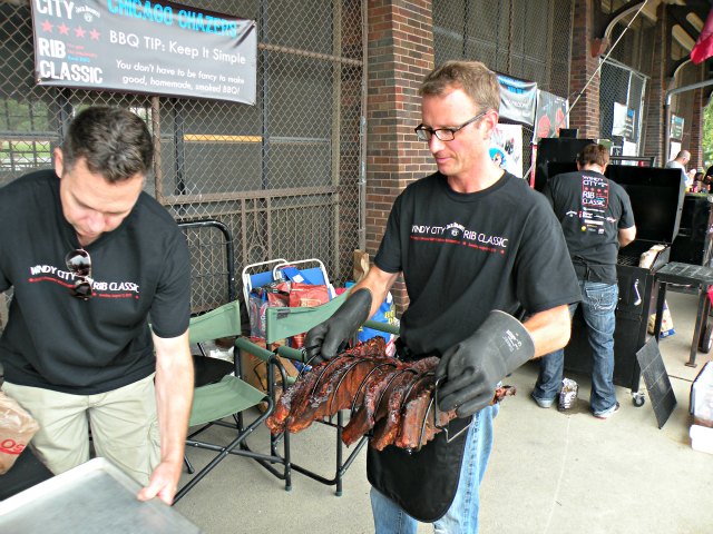 Chicago Chazers prepare to present their ribs to judges. (Chuck Sudo/Chicagoist)