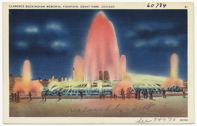 \<strong\>Buckingham Fountain\<\/strong\> (\<a href=\"http://www.flickr.com/photos/boston_public_library/8032744582/in/set-72157626791024941\"\>The Tichnor Brothers Collection/Boston Public Library\<\/a\>)\r\n