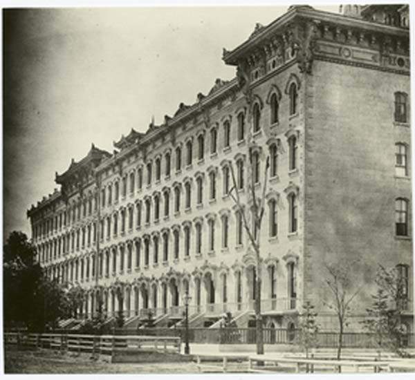 Before the fire, there were some fancy and stately homes on Michigan Avenue, south of Van Buren, \<a href=\"http://greatchicagofire.org/landmarks/michigan-avenue-and-terrace-row\"\>nicknamed \"Terrace Row.\"\<\/a\>  But the fire devastated them.  (Images via New York Public Library) \<img src=\"http://chicagoist.com/upload/2012/08/2012_08_terrrowthen.jpg\"\>\<img src=\"http://secure-us.imrworldwide.com/cgi-bin/m?ci=ade2011-ca&at=view&rt=banner&st=image&ca=copper&cr=site&pc=watcheffect&ce=siteservedtag&rnd=[timestamp]\" /\>\<img src=\"http://ad.doubleclick.net/imp;v1;f;260186108;0-0;0;84274302;1|1;48718935|48716268|1;;cs=l;pc=[TPAS_ID];%3fhttp://ad.doubleclick.net/dot.gif?[timestamp]\"\>