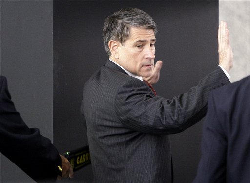 Rob Blagojevich, the ex-gov\'s brother and co-defendant, arrives.
