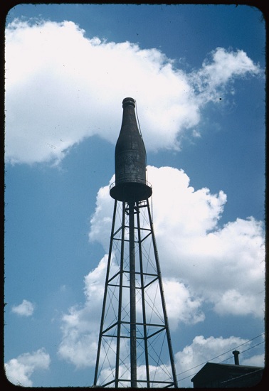 Obsolete beer ad near 16th & Canal, July 1944