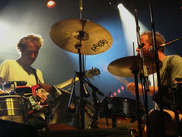 Hot Chip\'s Al Doyle filling in on bass with LCD Soundsysterm\'s Pat Mahoney