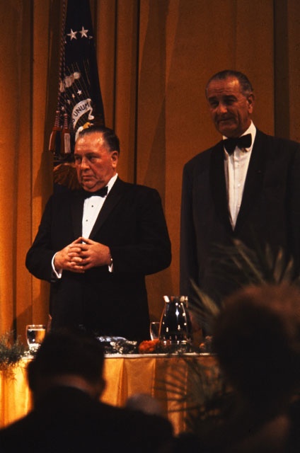 Presidents,like Lyndon Johnson here in 1964, often enjoyed sharing a platform with Da Mare.