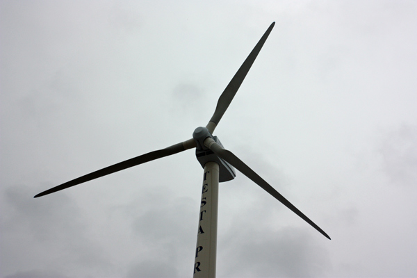 Testa\'s 750 kilowatt wind turbine.