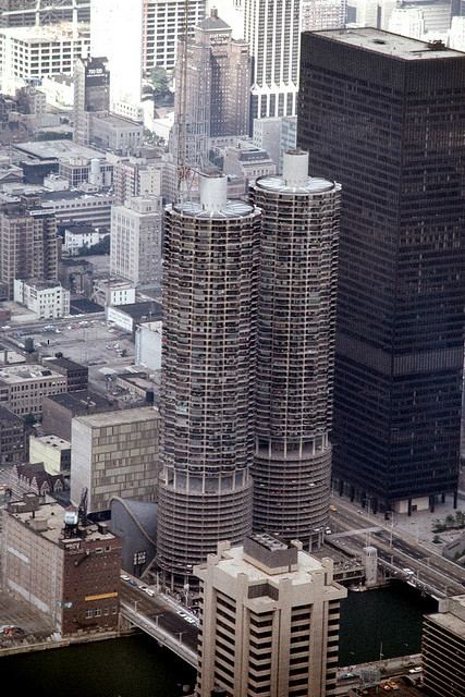 Marina Towers from the Sears Tower, 1974 \<a href=\"http://www.flickr.com/photos/jarchie/4158372648/in/set-72157622934404072\"\>Joe+Jeanette Archie\<\/a\>\r\n