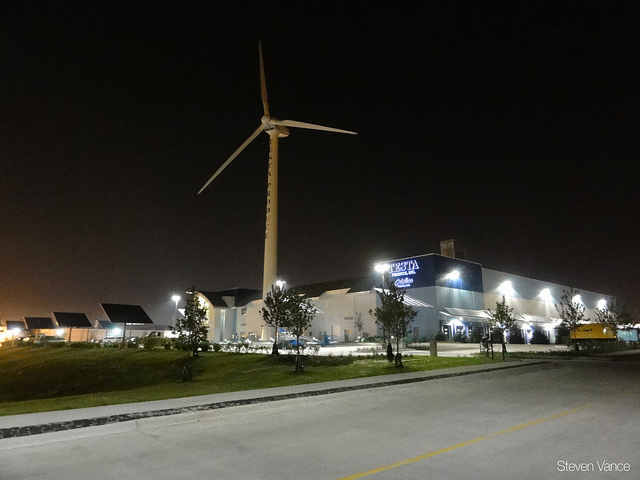 The most sustainable grocery warehouse in Chicago. Testa at night.