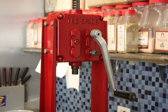 The sausage press.