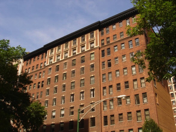 1920 Neuville apartment building in Streeterville