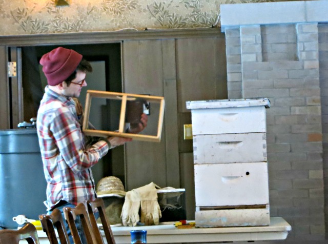 Ben Walker demonstrates how to assemble your apiary.