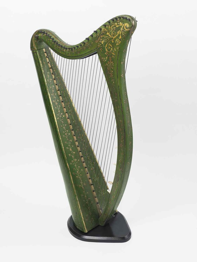 John Egan. Portable Harp, c. 1820. The OâBrien Collection. Photo: Jamie Stukenberg.\r\n